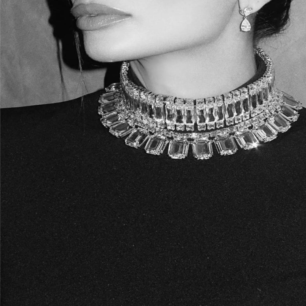 Model wearing elegant black long evening party dress formal style