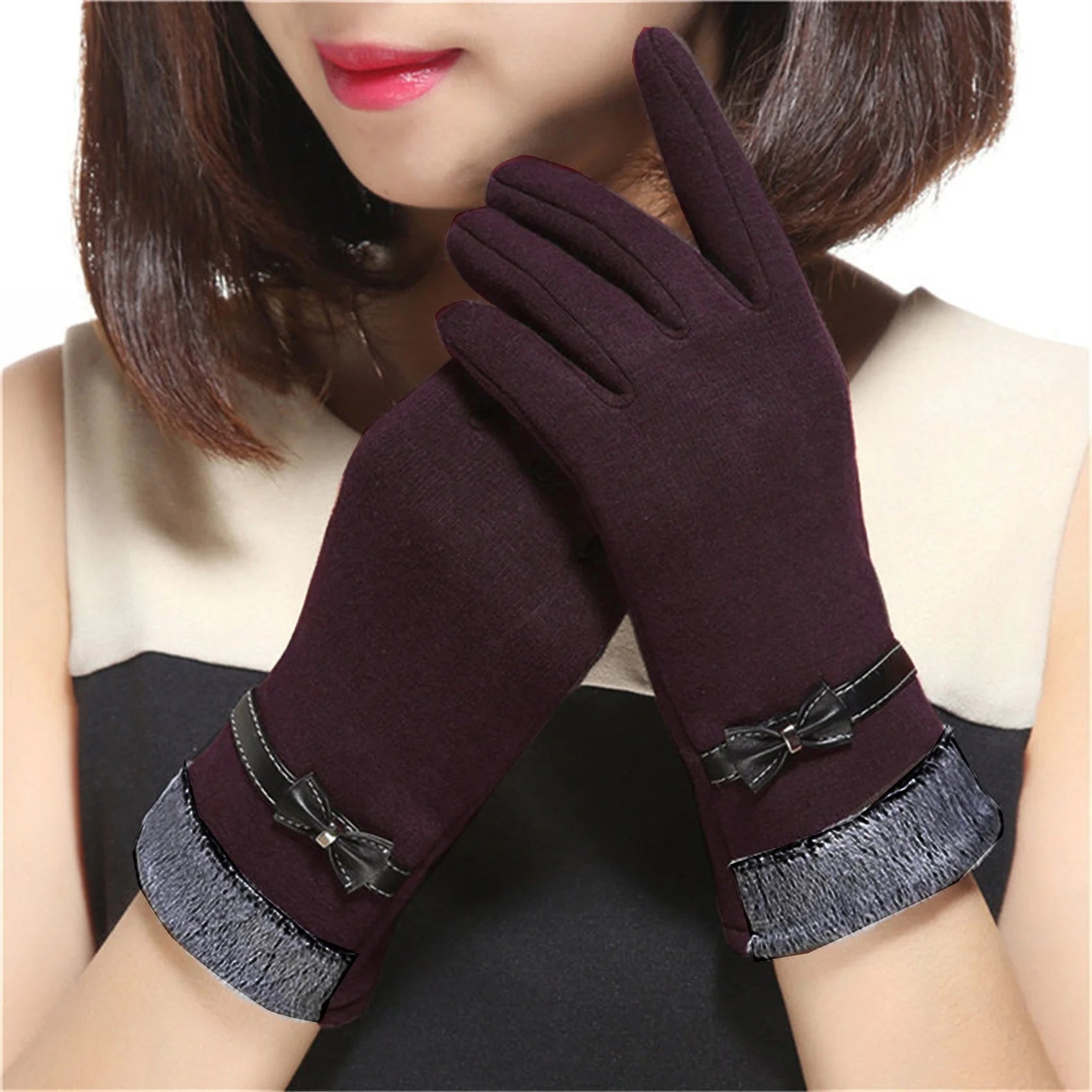 Touch Screen Warm Gloves size details: 22.5cm length, 17.2cm palm circumference, 8cm middle finger length.