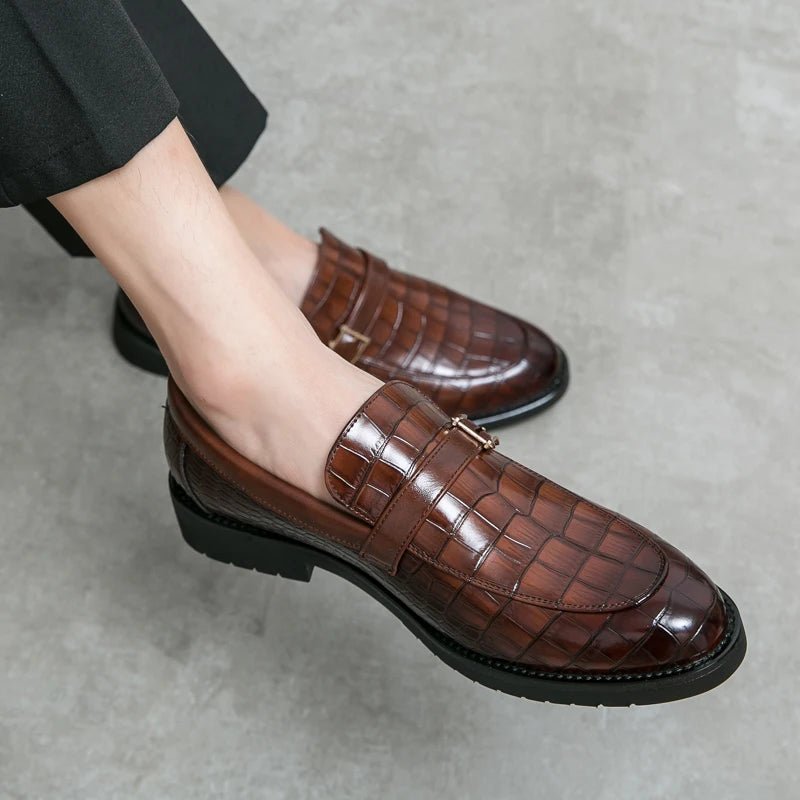 Men’s luxury glossy leather loafers in wine red – shiny finish, elegant slip-on shoes for formal or smart casual wear.
