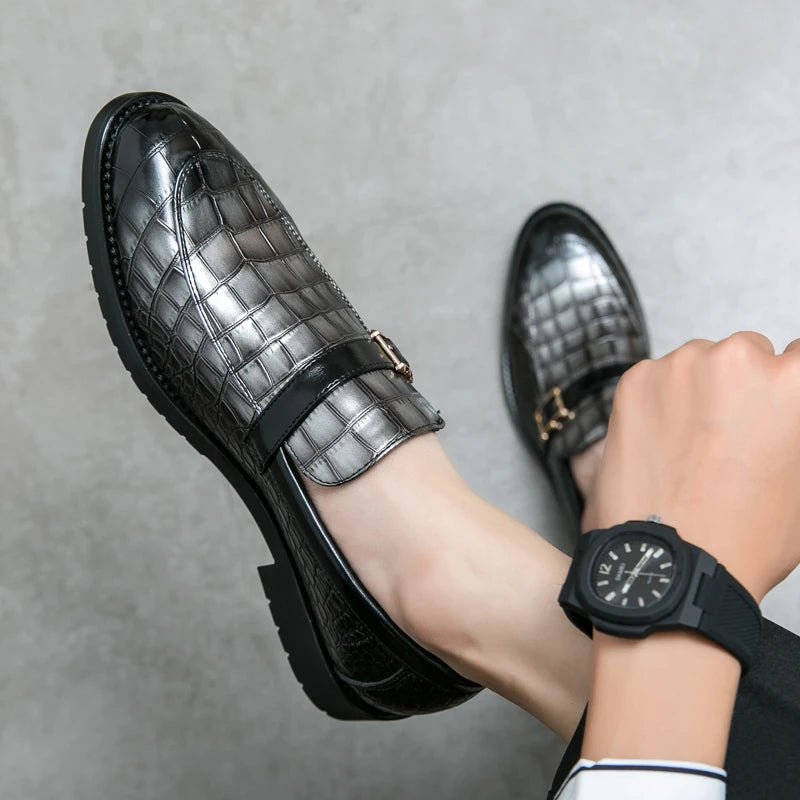 Men’s luxury glossy leather loafers in wine red – shiny finish, elegant slip-on shoes for formal or smart casual wear.