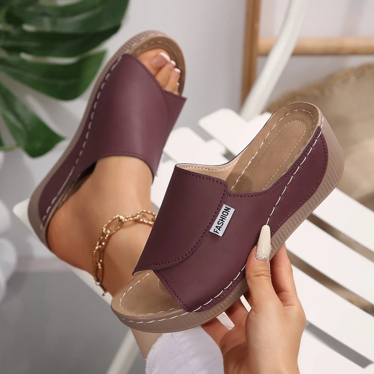 Luxury Flat Flip Flops: The Epitome of Comfort and Elegance - CasualFlowshop