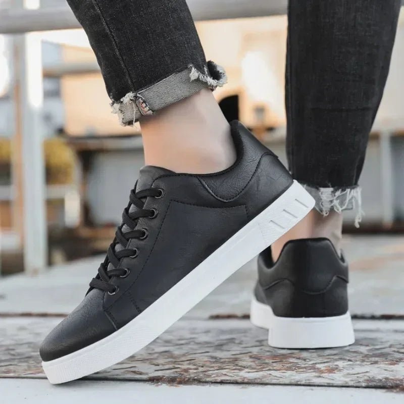 Modern men's PU leather skate shoes with a stylish and durable design.