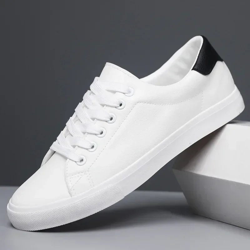 Modern men's PU leather skate shoes with a stylish and durable design.