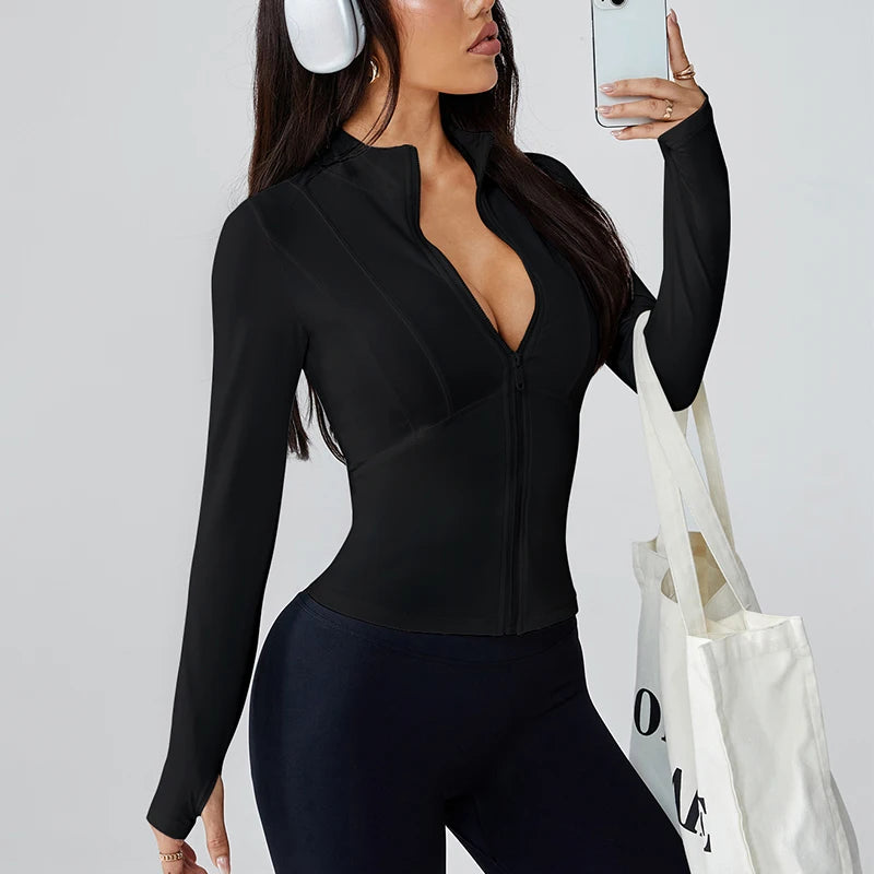 Women's quick-dry sports jacket in black – slim fit outdoor training top with UV protection
